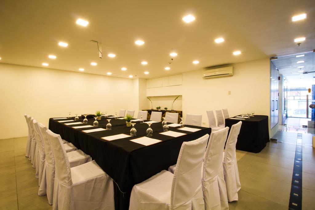 Jade Hotel And Suites Makati City Bagian luar foto