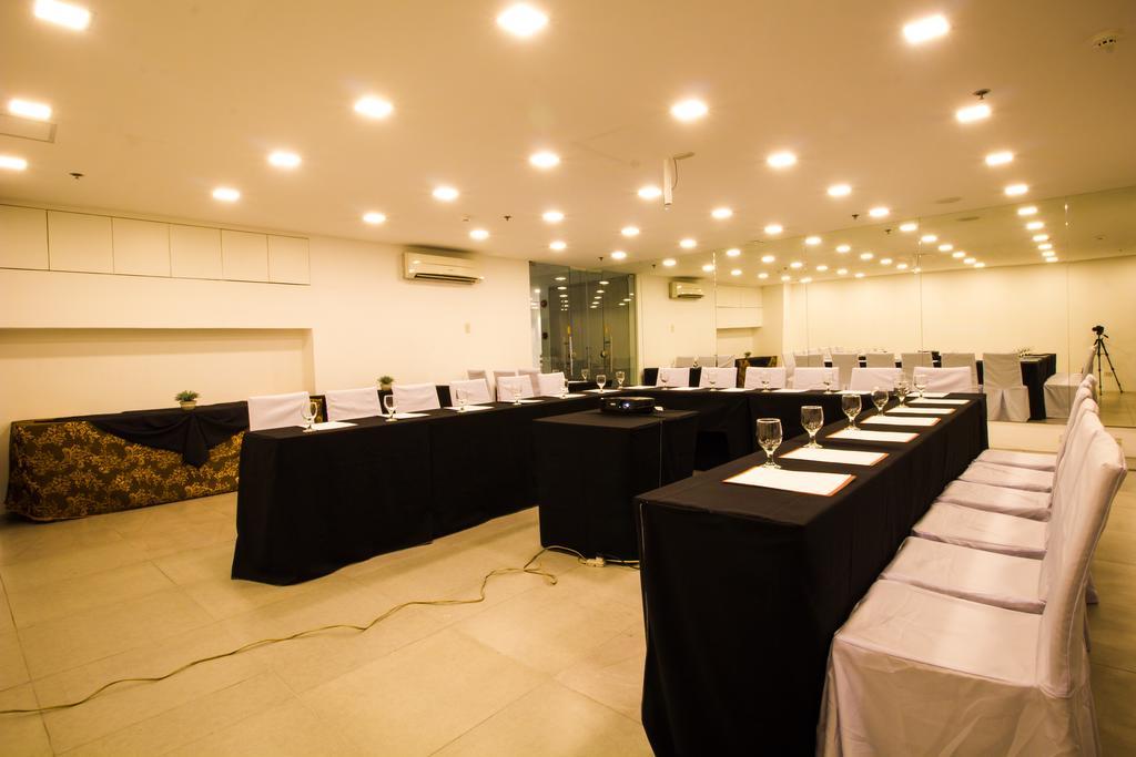 Jade Hotel And Suites Makati City Bagian luar foto